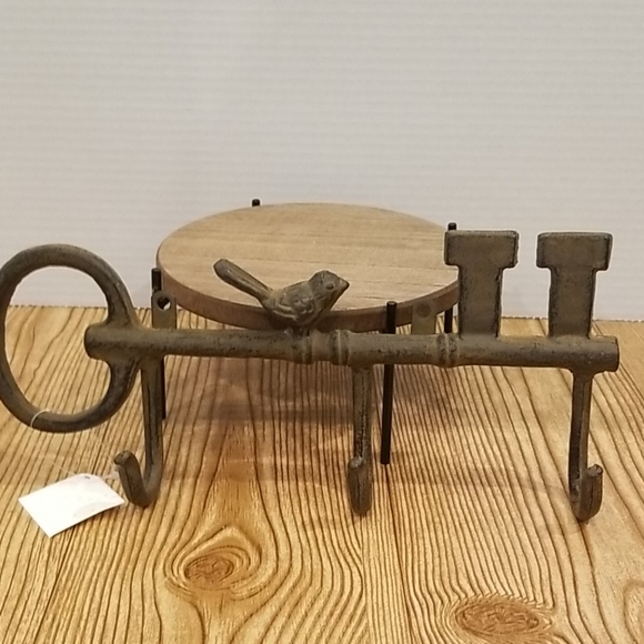 Price Drop!!!! Cast Iron Key Shaped Wall Hook - Picture 6 of 7